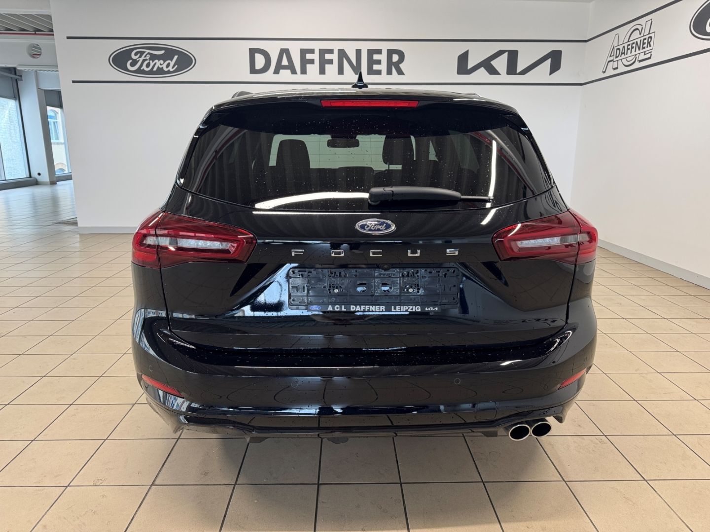 Fahrzeugabbildung Ford Focus Turnier ST-Line X B&O 18'' LED ACC Kamera