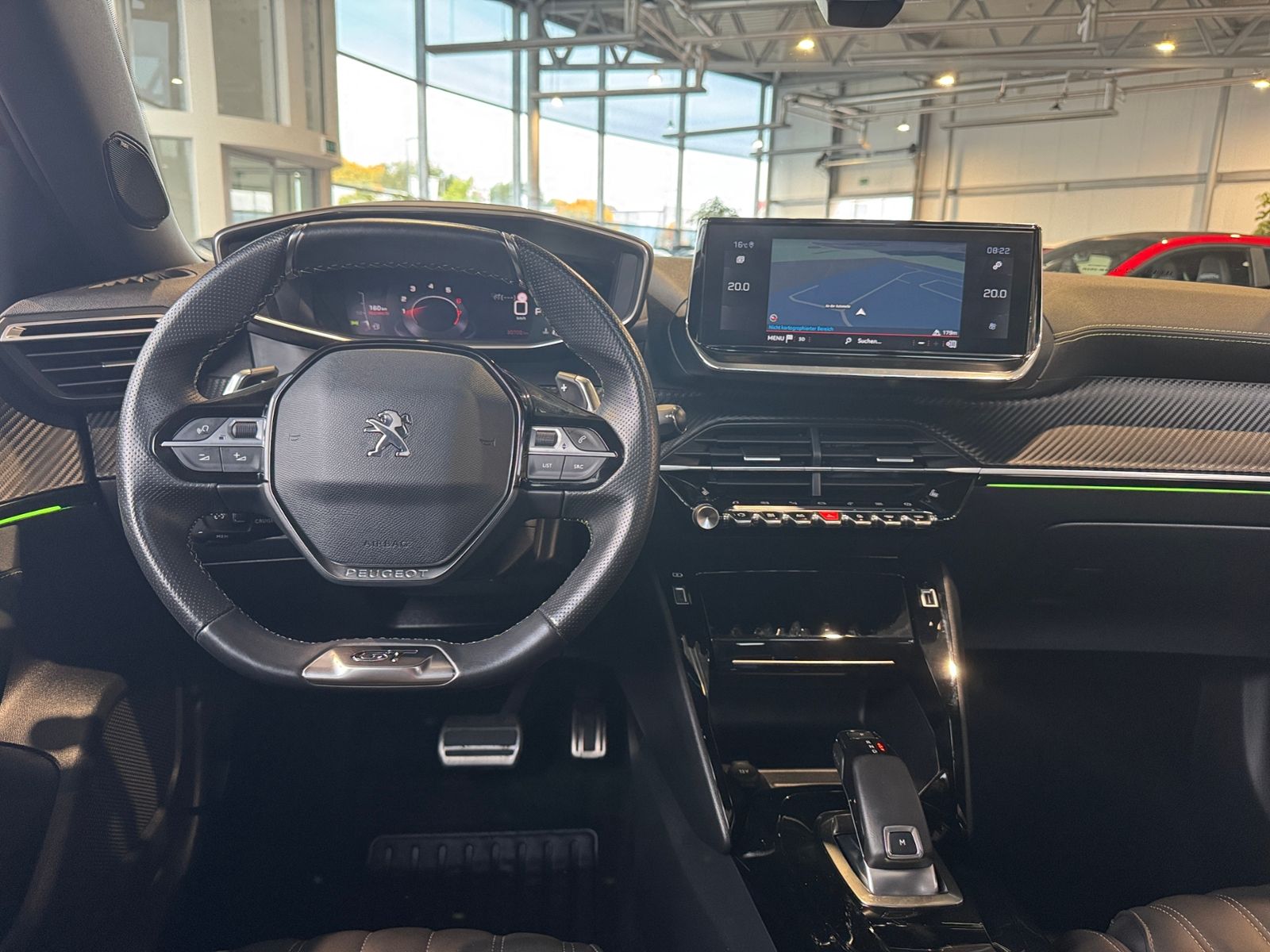 Fahrzeugabbildung Peugeot 2008 GT PANO LED NAVI ALU