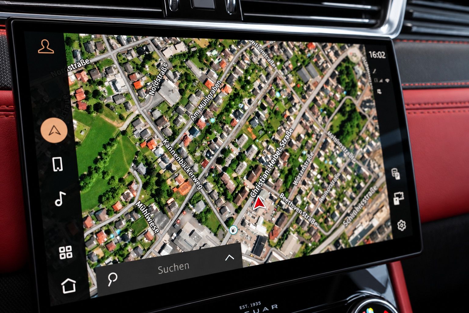Fahrzeugabbildung Jaguar F-Pace  SVR /PANO/MERIDIAN/HUD/360°KAM/MEMORY