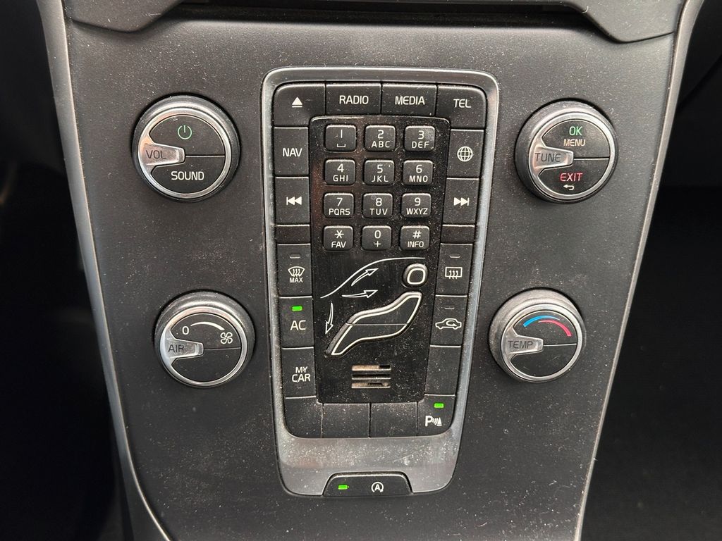Volvo V40 D2 Kinetic *Navi*LED*CD-Player*Händler*