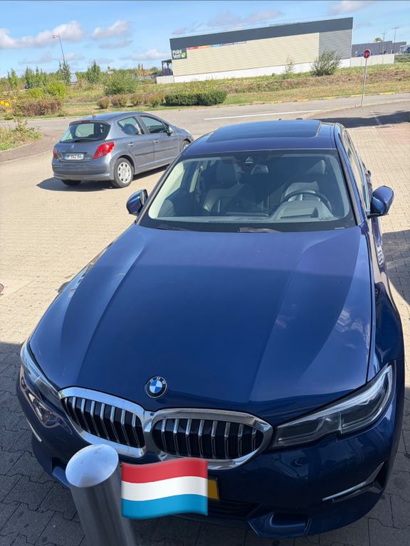 Image of BMW 330