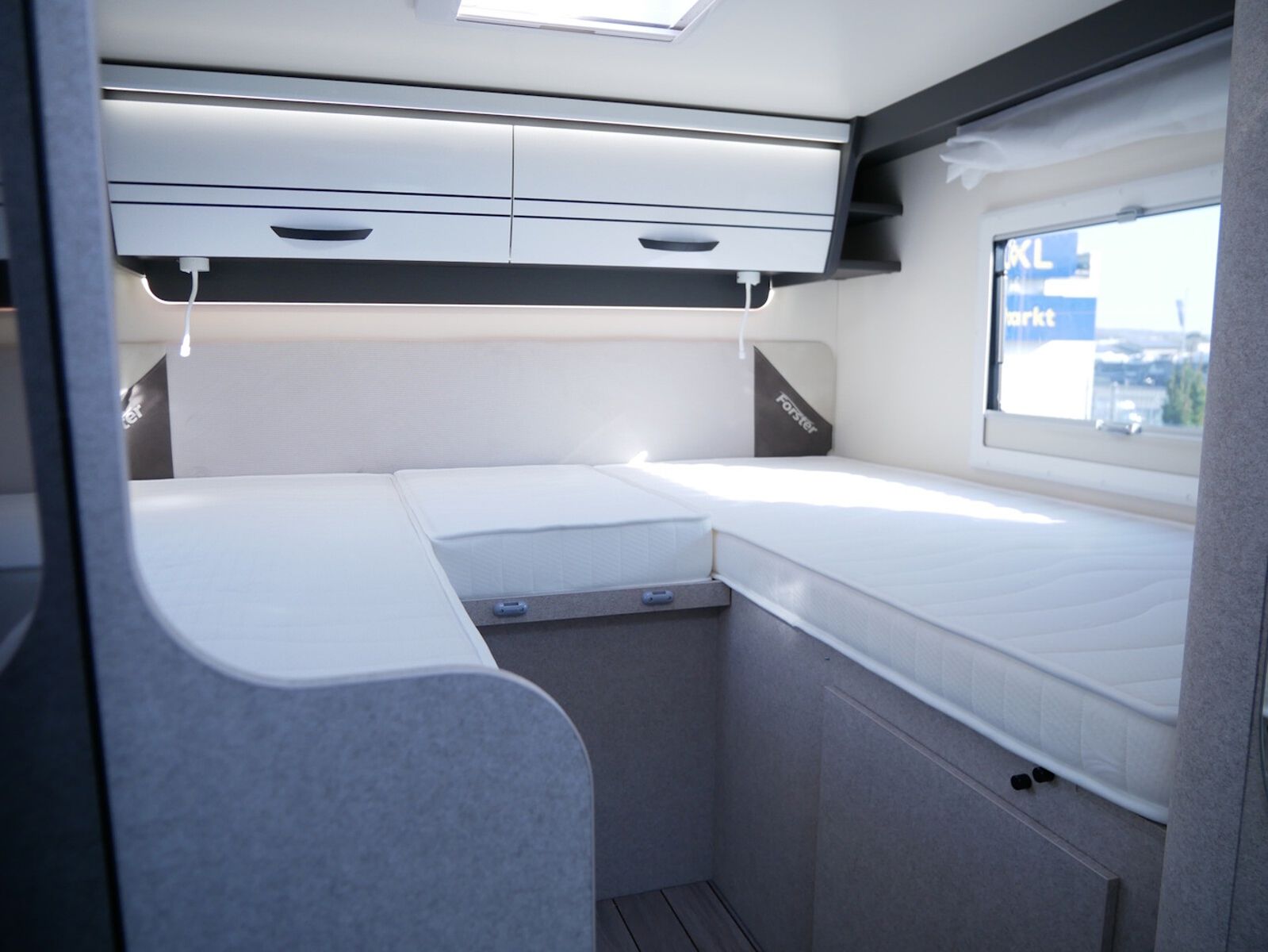 Fahrzeugabbildung Forster T FT669EB 8670,- EUR Sondernachlass / Pioneer