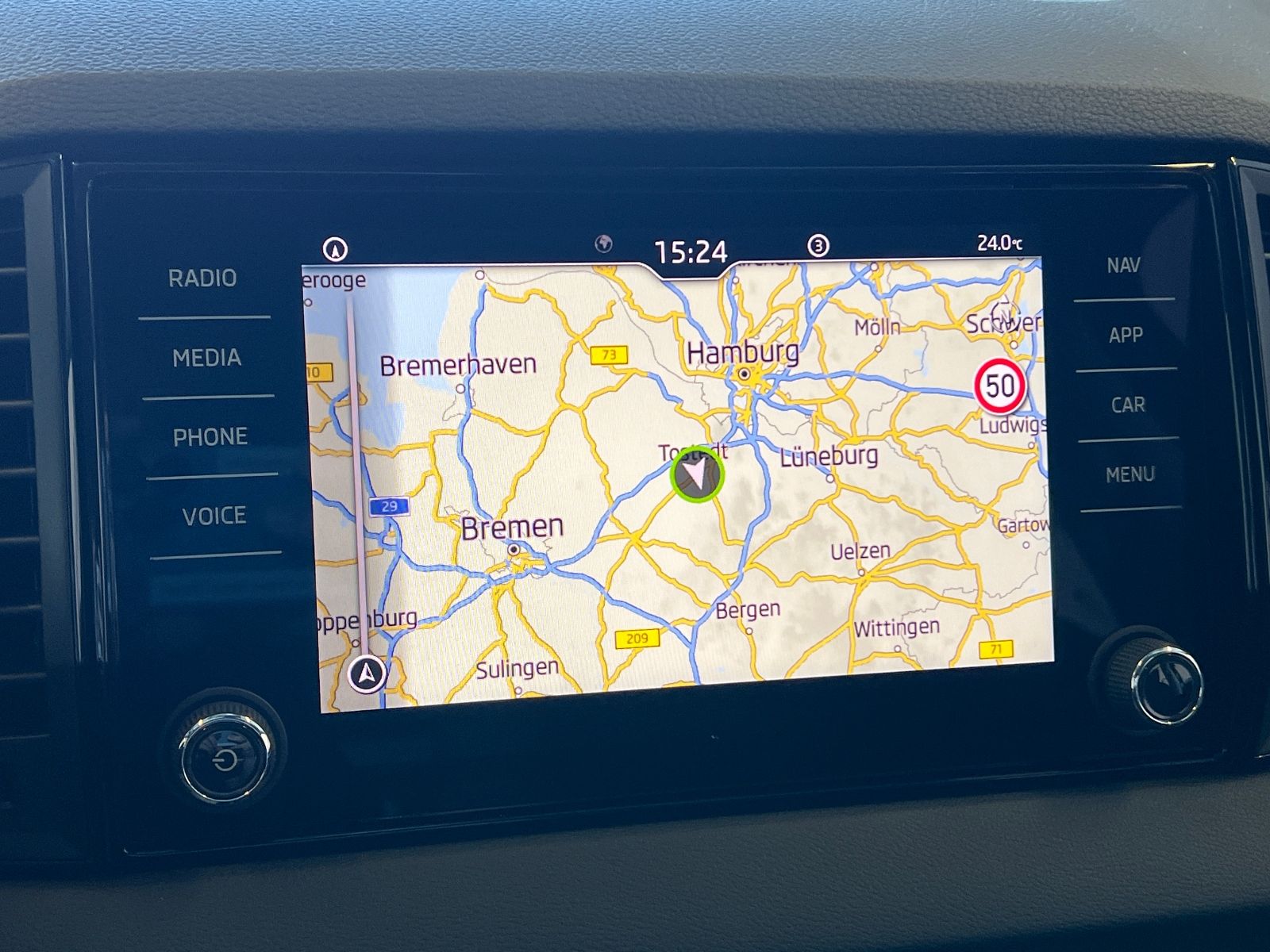 Fahrzeugabbildung SKODA Karoq DRIVE 1.5 TSI DSG *AHK, ACC, LED, Virtual