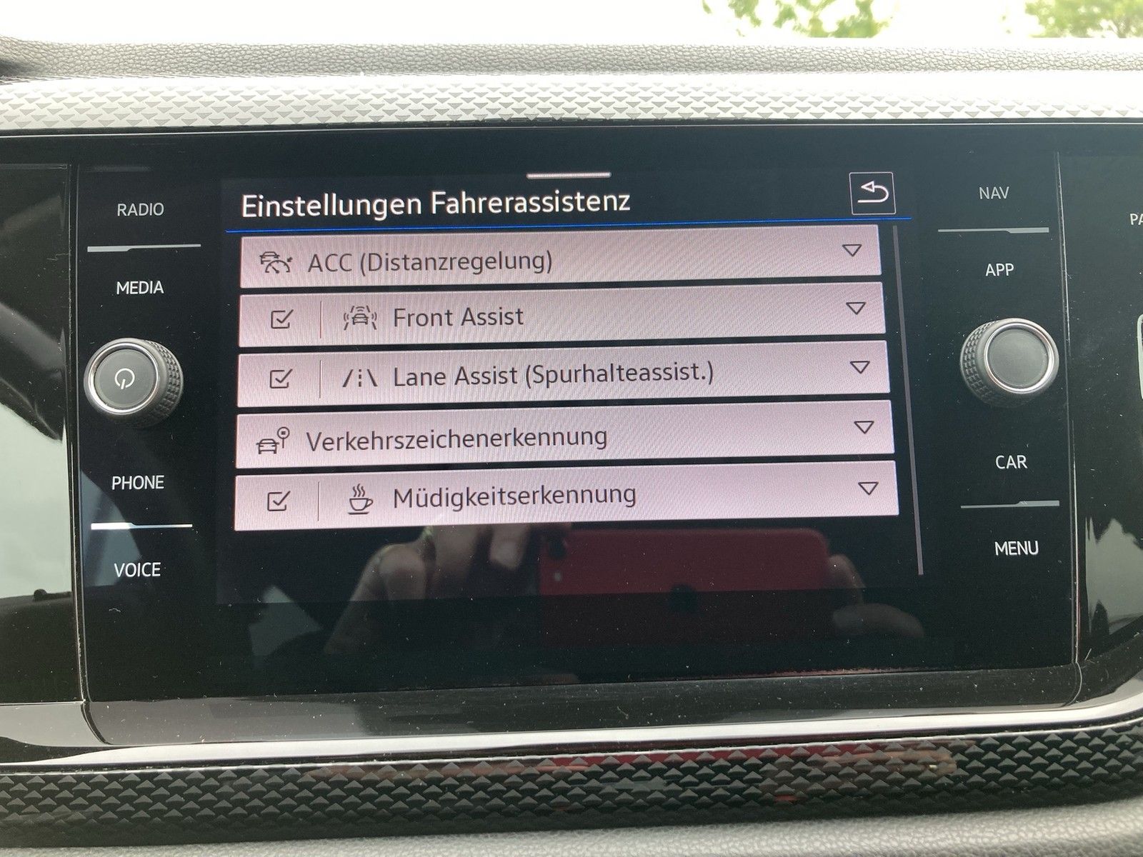 Fahrzeugabbildung Volkswagen Polo TSI Active DSG LED Navi AID ACC PDC SH