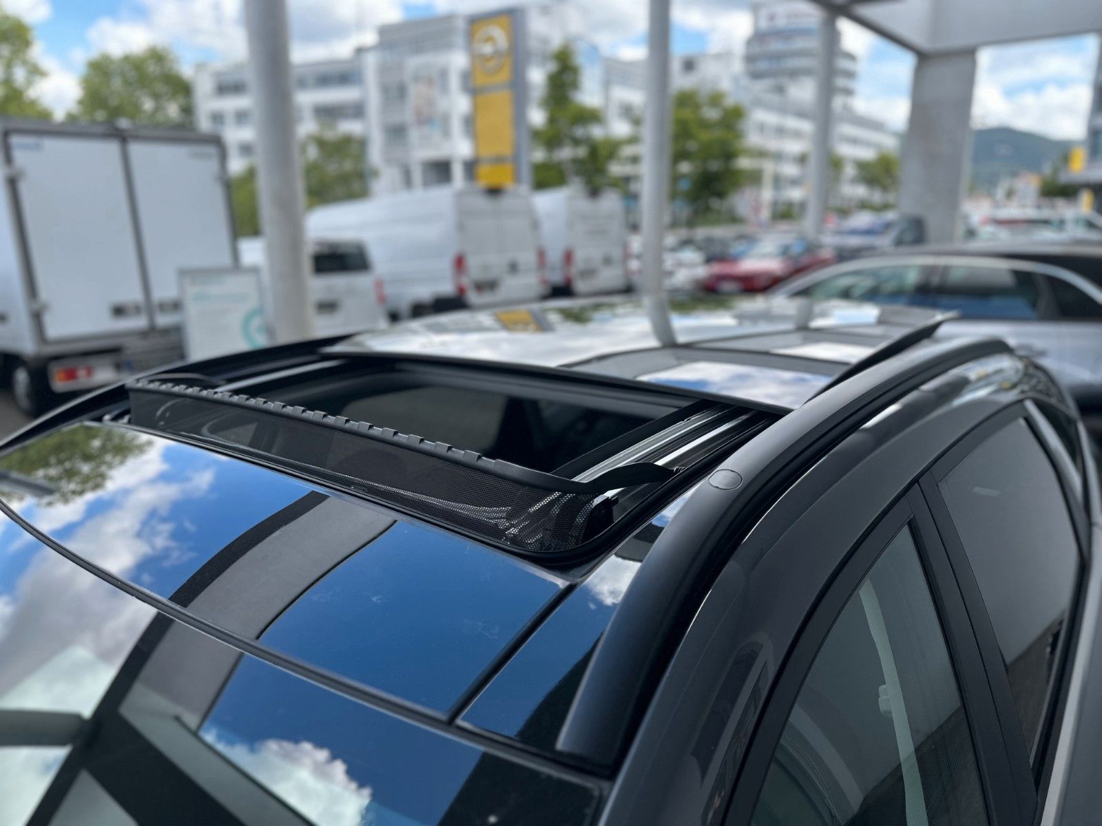Fahrzeugabbildung Hyundai Kona Elektro Prime 65,4kWh Glasschiebedach/360°!