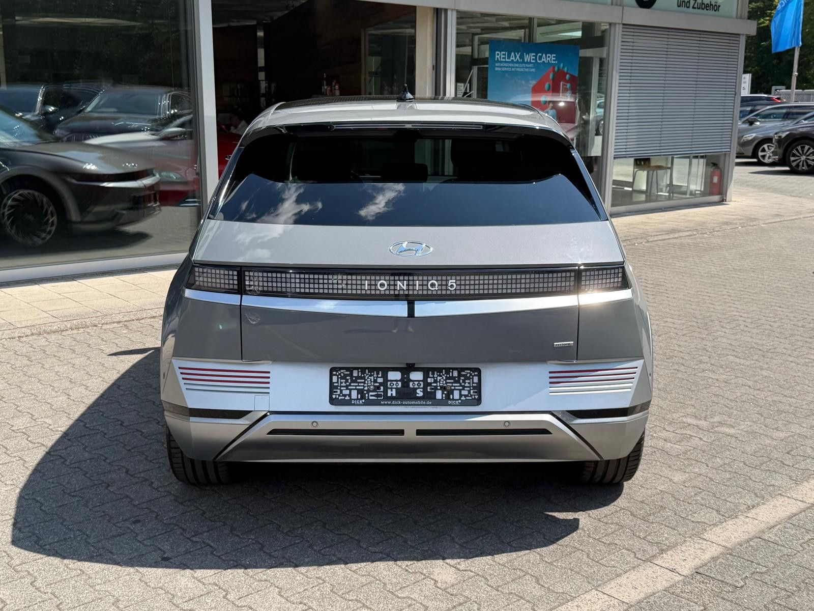 Fahrzeugabbildung Hyundai Ioniq 5 Uniq 4WD RELAX+HEAD+LED+SOLAR+360+ACC+WP