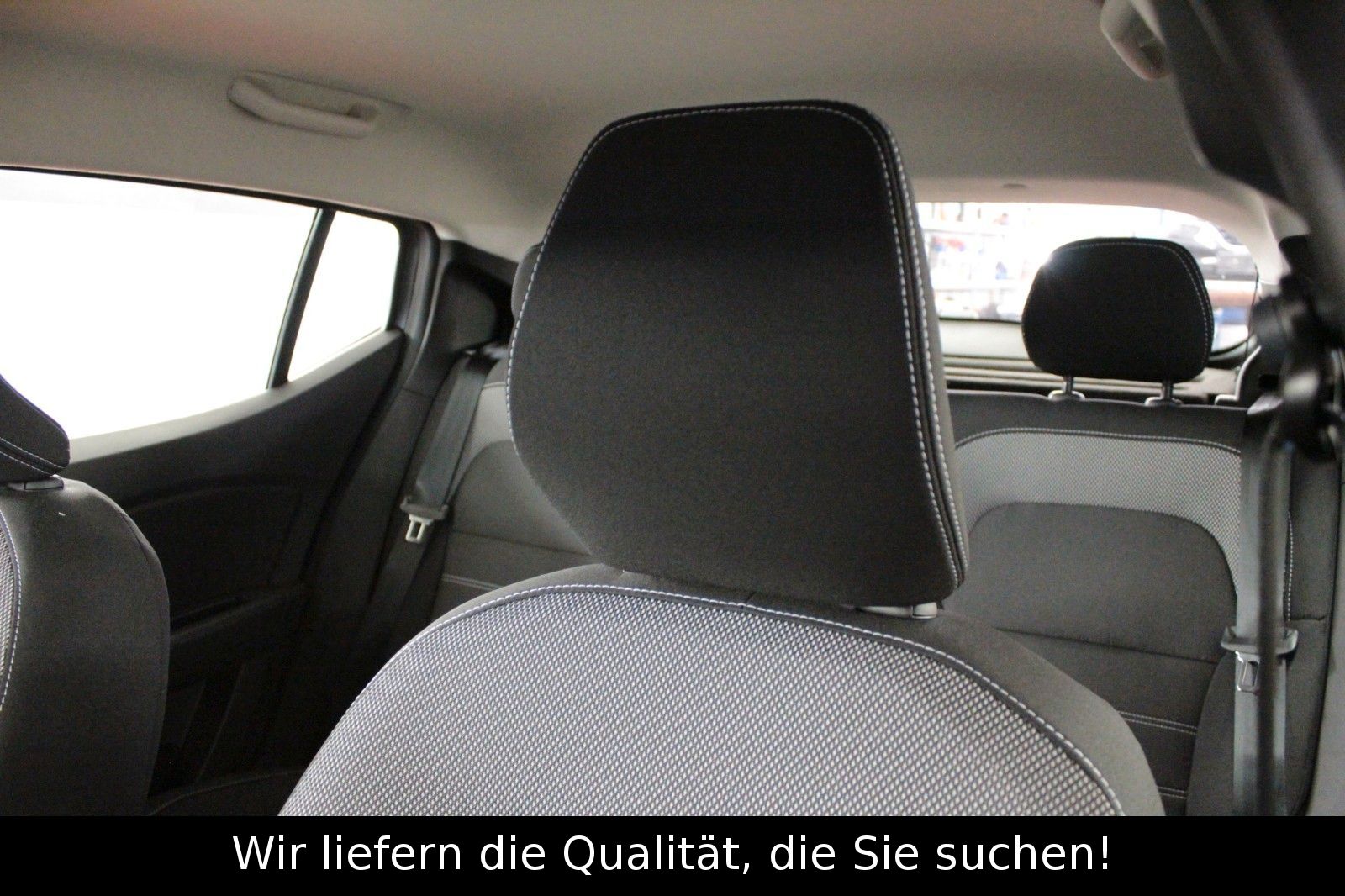 Fahrzeugabbildung Dacia Sandero TCe 100  ECO G Expression*Winterpaket*