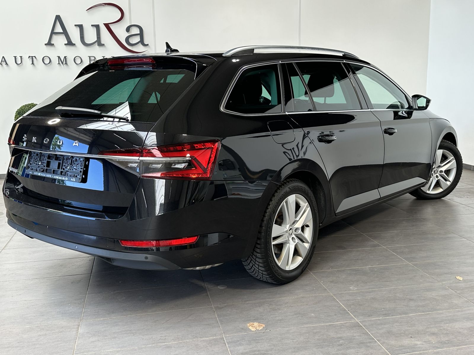 Fahrzeugabbildung SKODA Superb Combi 2.0 TSI DSG Style NAV+LED+ACC+AHK