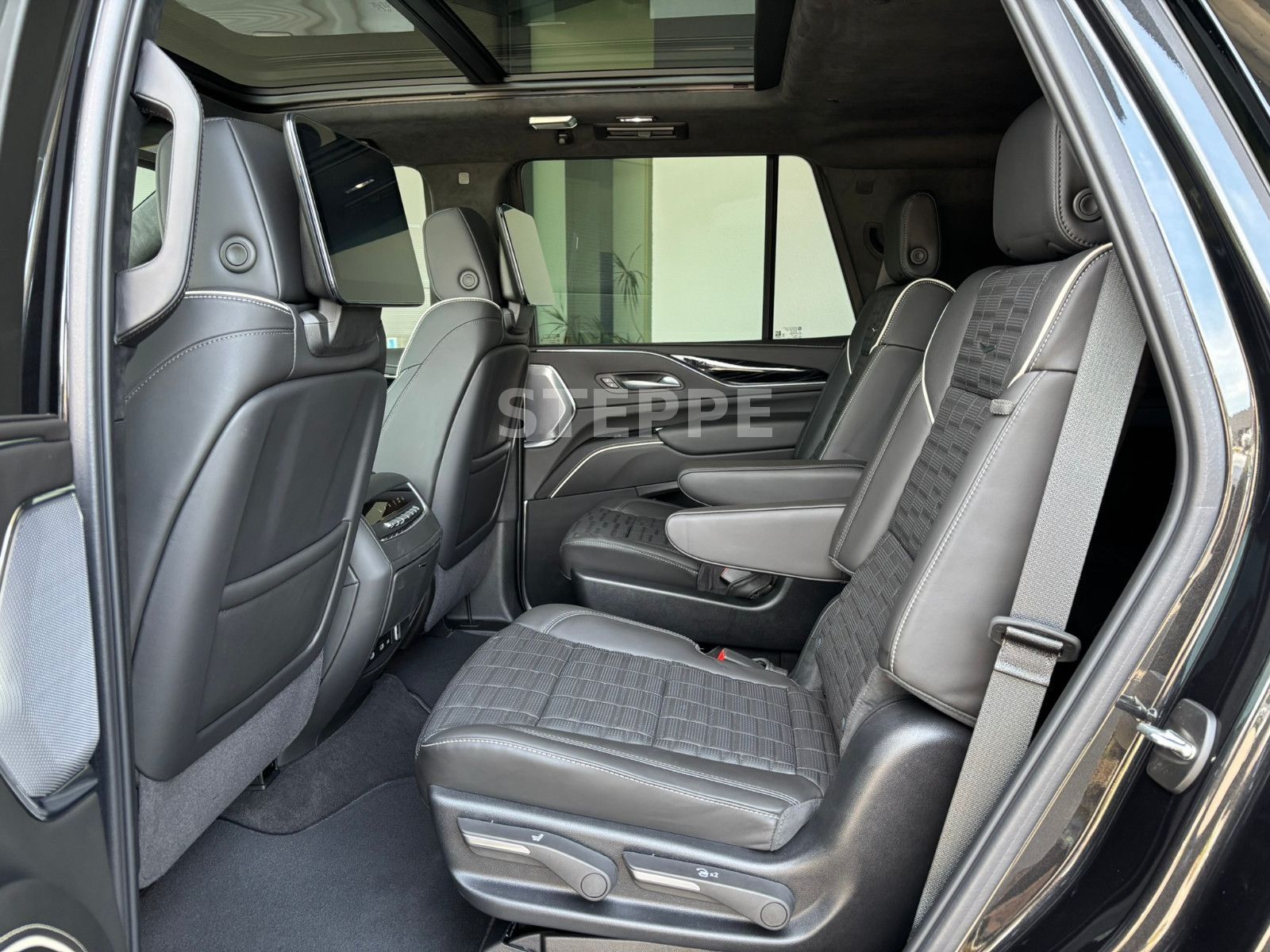 Cadillac Escalade V-Series 6.2 V8 Supercharged AWD