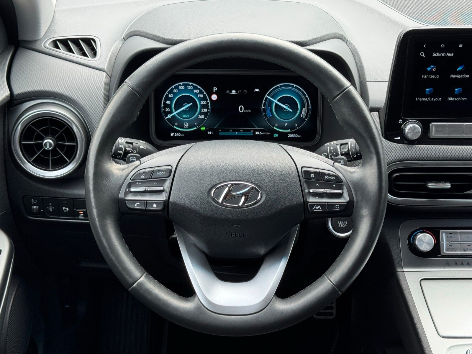 Fahrzeugabbildung Hyundai KONA E Edition 30+ PDC SHZ LHZ KRELL Temp CarPl.