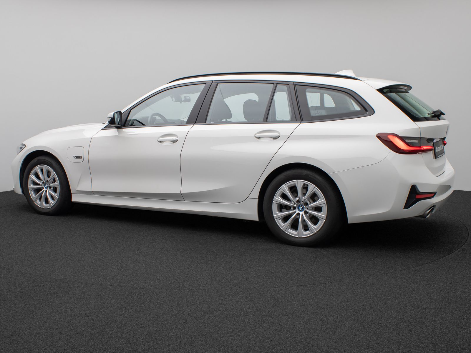 Fahrzeugabbildung BMW 320e DAB CockPitPro Alarm Geschwindigkeitsreg