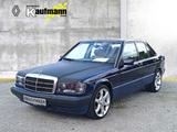 Mercedes-Benz 190 W201 E190 Lim 2.6 - Mercedes-Benz 190 mit Benzin-Antrieb: Limousine, mit Klimaanlage, 2.6