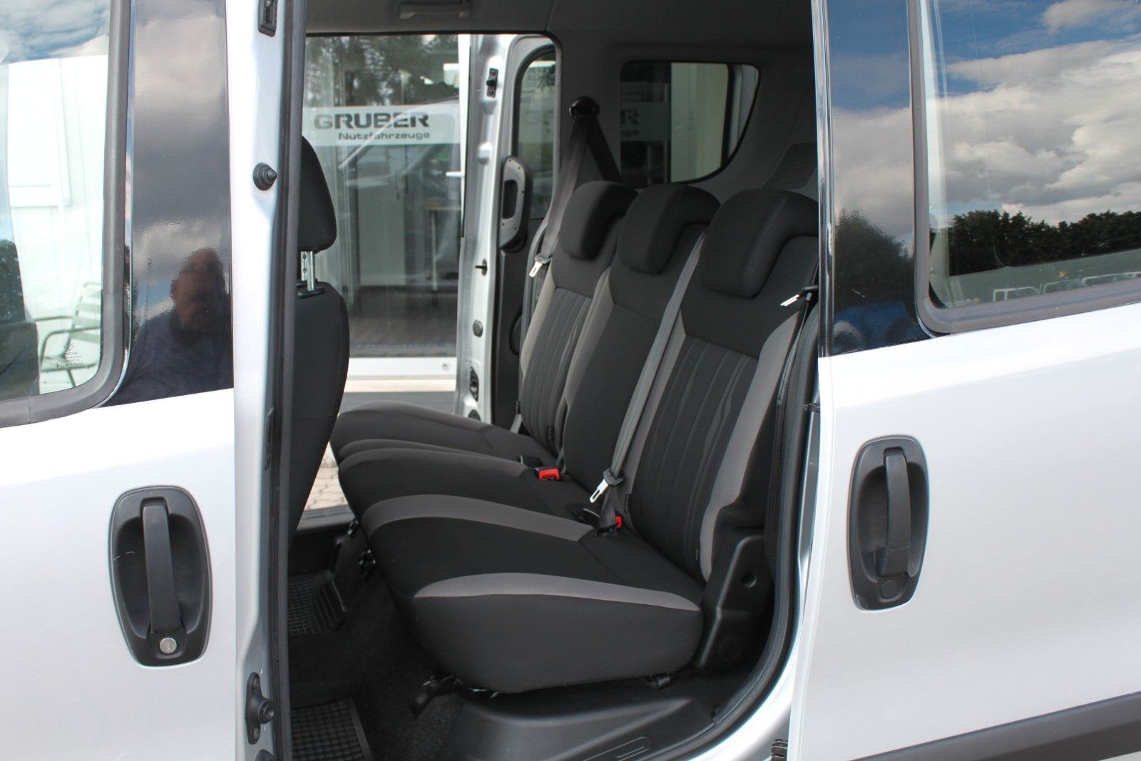 Fahrzeugabbildung Fiat Doblò SX Kombi LKW Zulassung