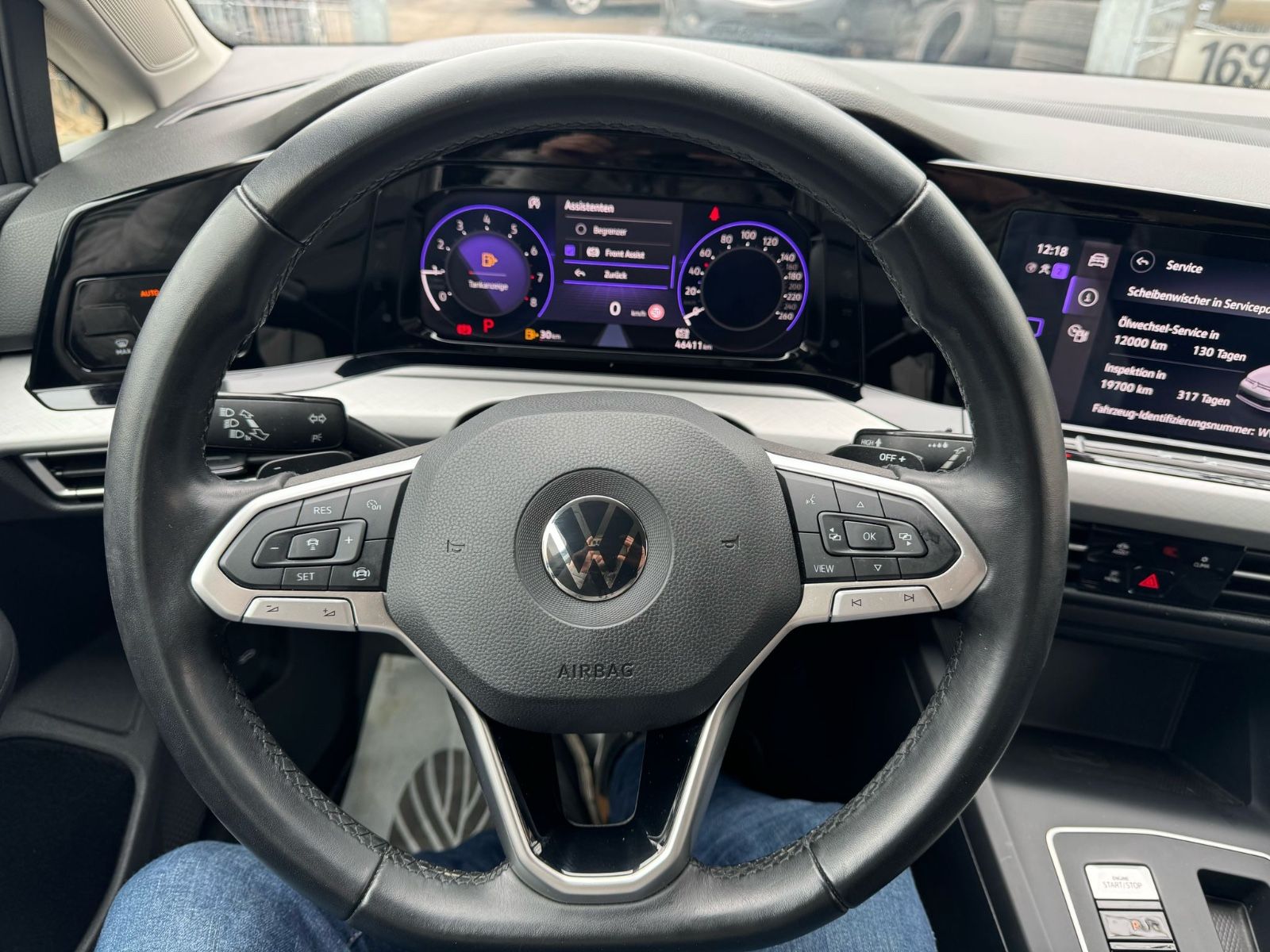 Fahrzeugabbildung Volkswagen Golf VIII Lim. Life eTSI LED+Navi+Lane