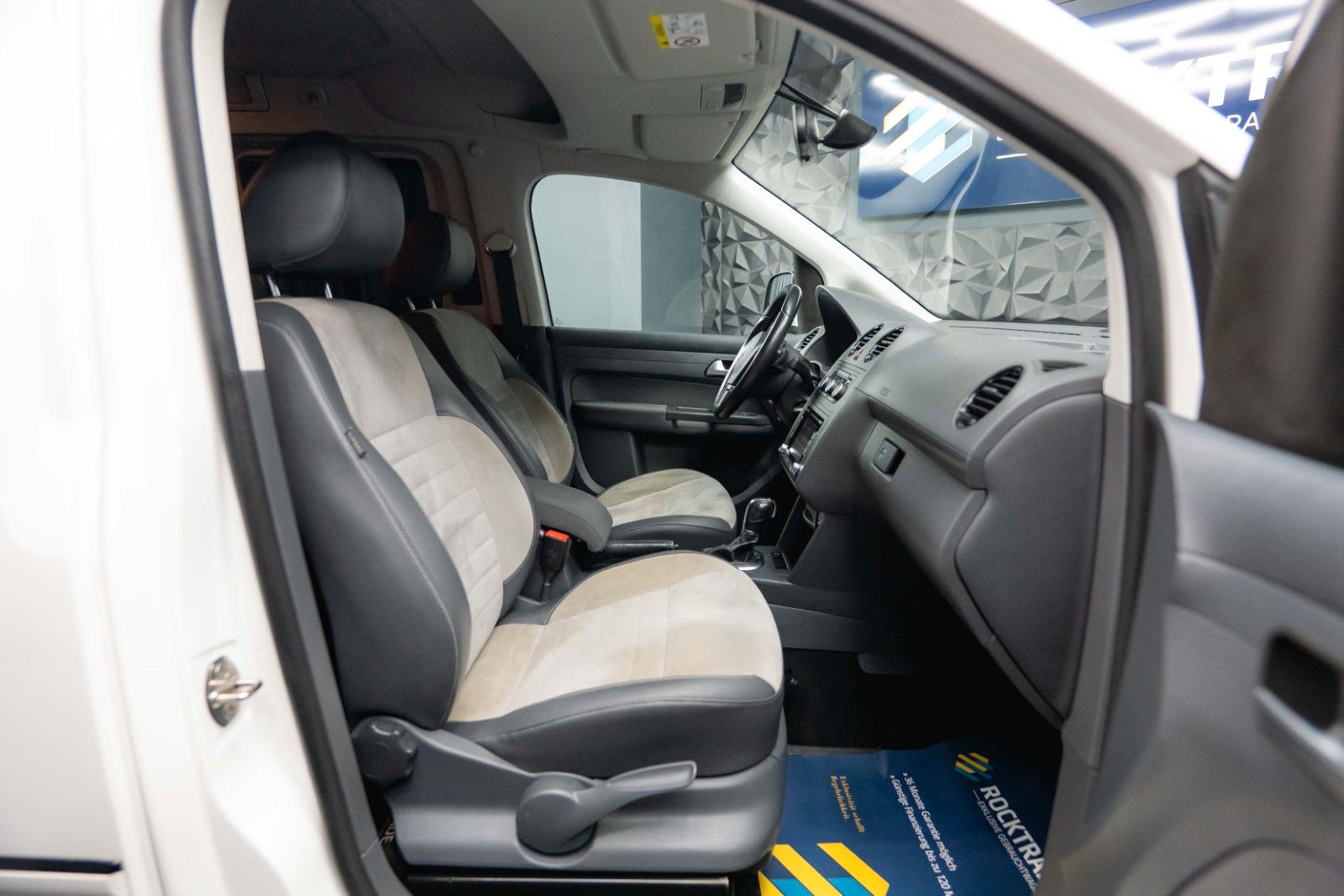 Fahrzeugabbildung Volkswagen Caddy 1.6 TDI DSG Edition 30 Sport | Alcantara