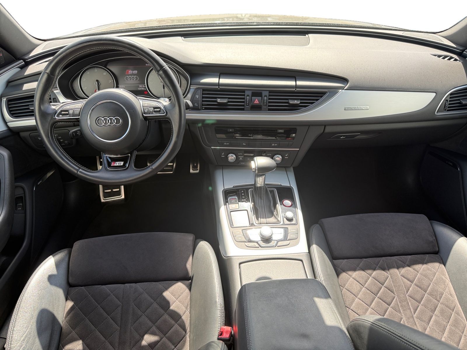 Fahrzeugabbildung Audi S6 4.0 TFSI quattro INDIVIDUAL DEUTSCH GARANTIE