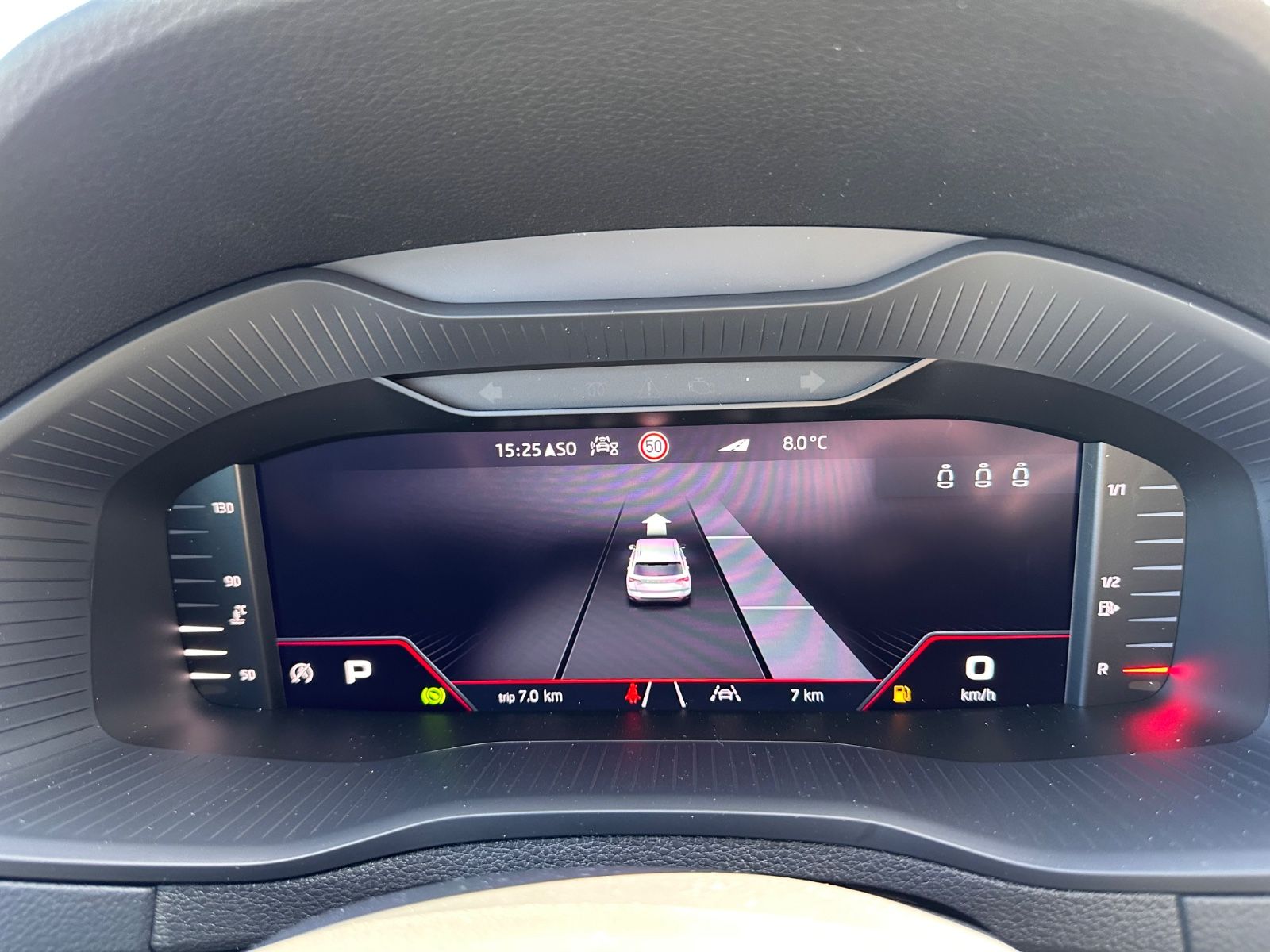 Fahrzeugabbildung SKODA Karoq Sportline 1.5 TSI DSG MATRIX/AHK/ACC/Navi
