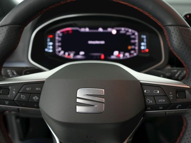 Arona FR-LINE TSI DSG+NAVI+KLIMA+SITZHEIZUNG+LED
