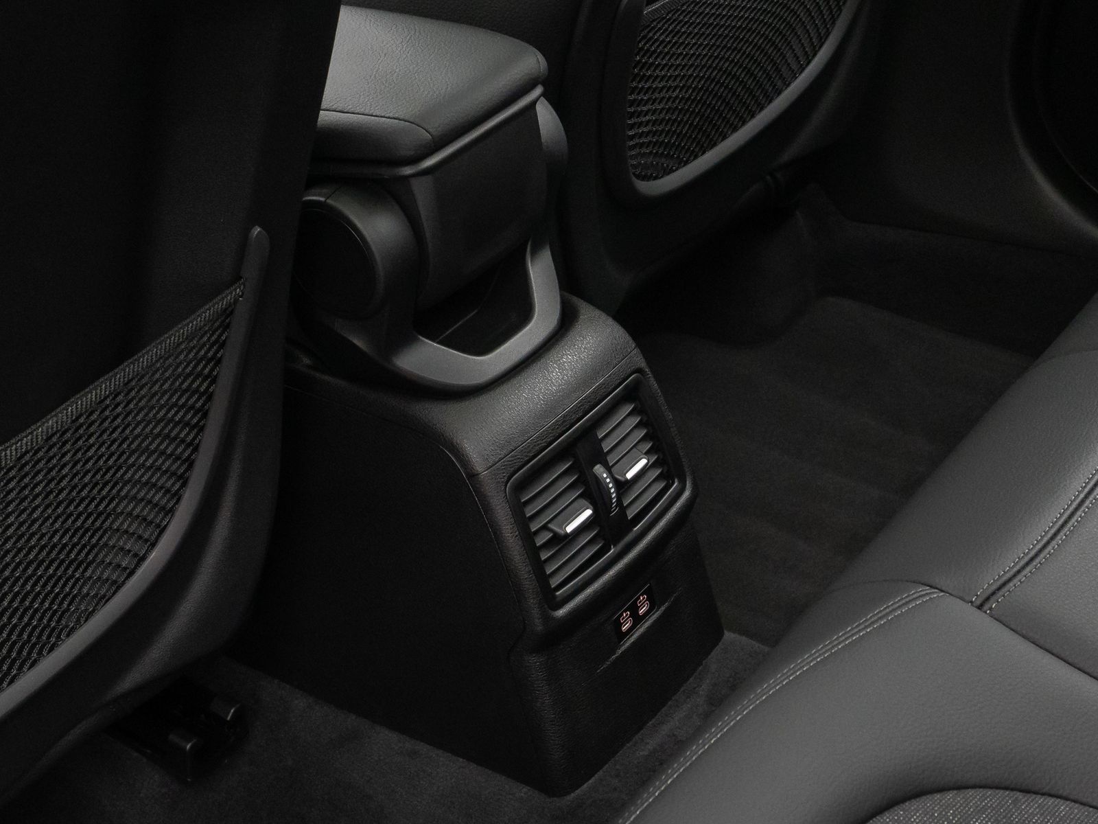 Fahrzeugabbildung BMW X1 xD25e Panorama DAB Navi Parkassistent Sport