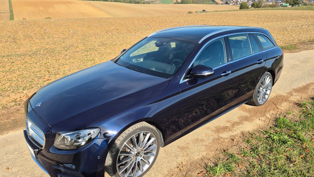 Image of Mercedes-Benz E 220