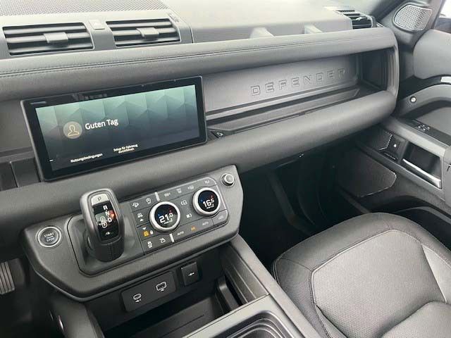 Land Rover Defender 90 X-Dynamic SE