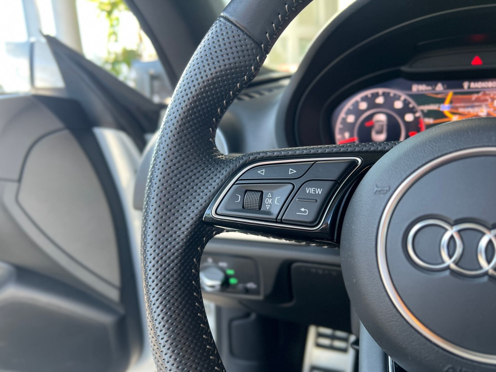 Fahrzeugabbildung Audi A3 Cabriolet S line sport LED NAV SHZ PDC 18"