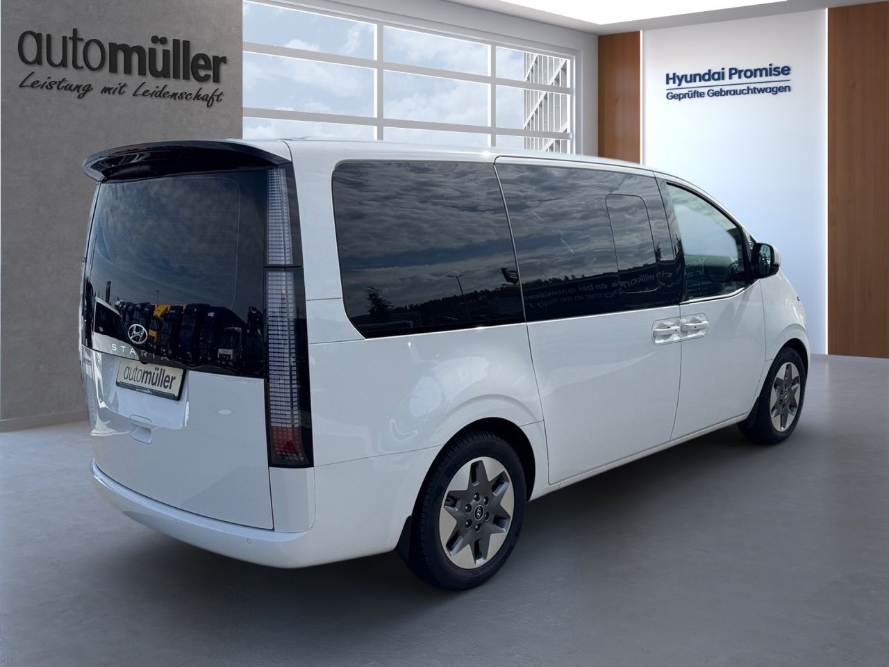 Fahrzeugabbildung Hyundai STARIA PRIME 9-SI*SITZKL*LED*PANO*DISTR*LHZ*360°