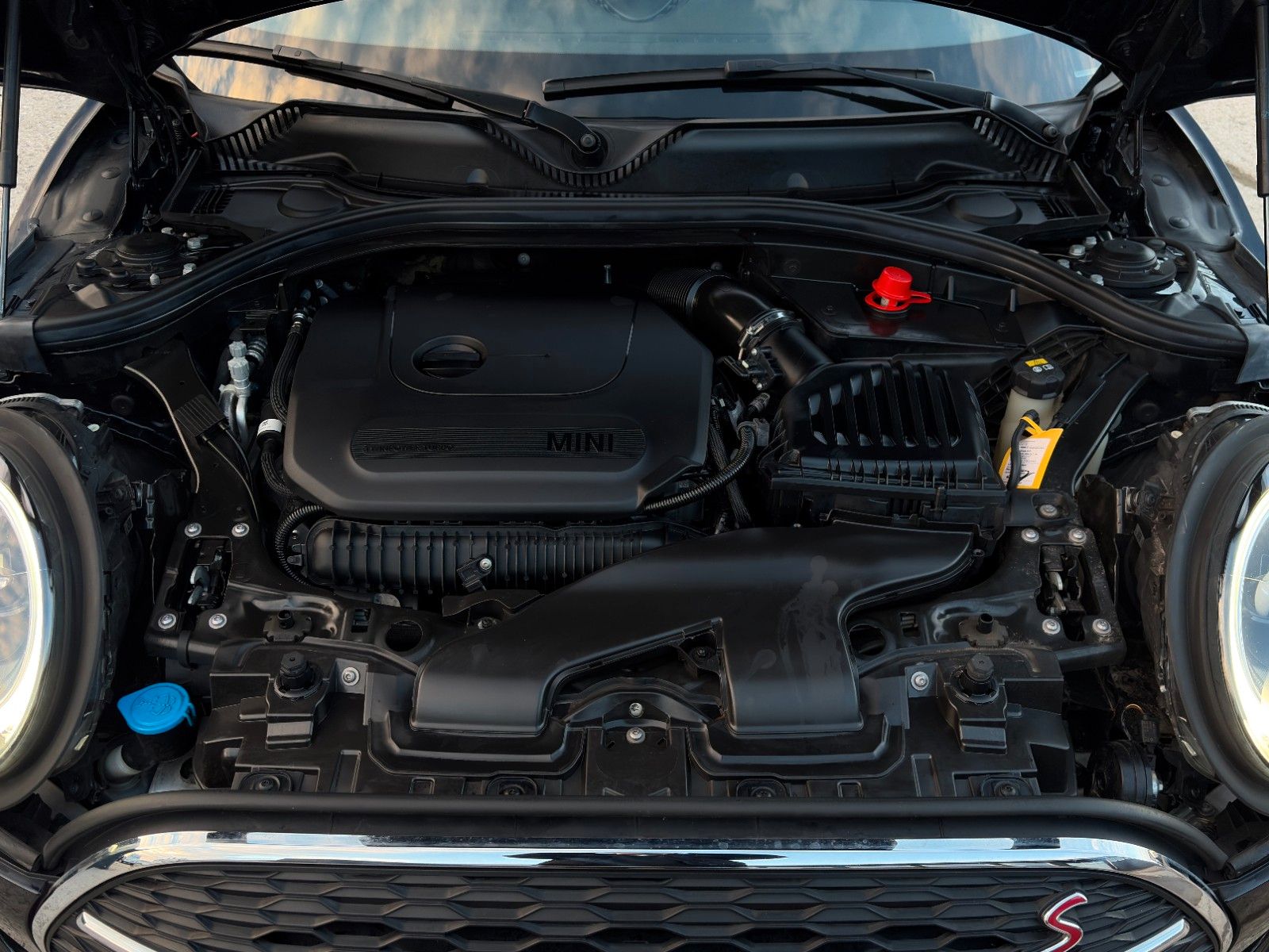 Fahrzeugabbildung MINI Cooper S Clubman Classic Leder Pano Komfort LHZ