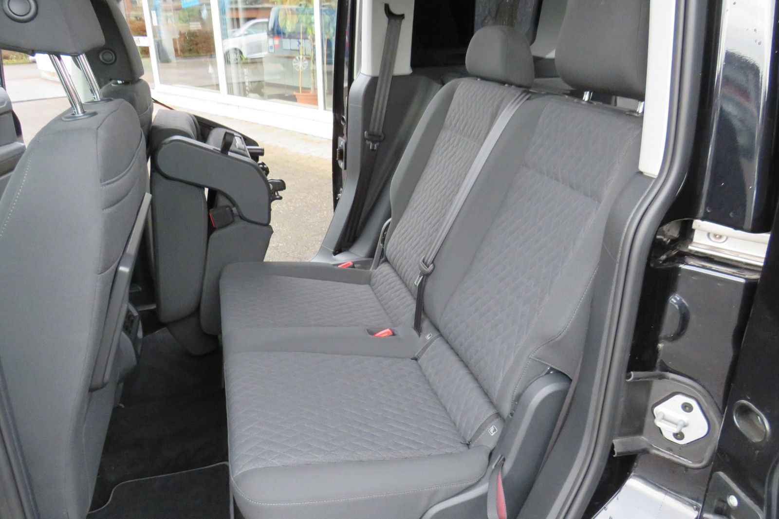 Fahrzeugabbildung Volkswagen Caddy Life DSG NAVI PDC SITZHEI. 1.H NEUES MODEL