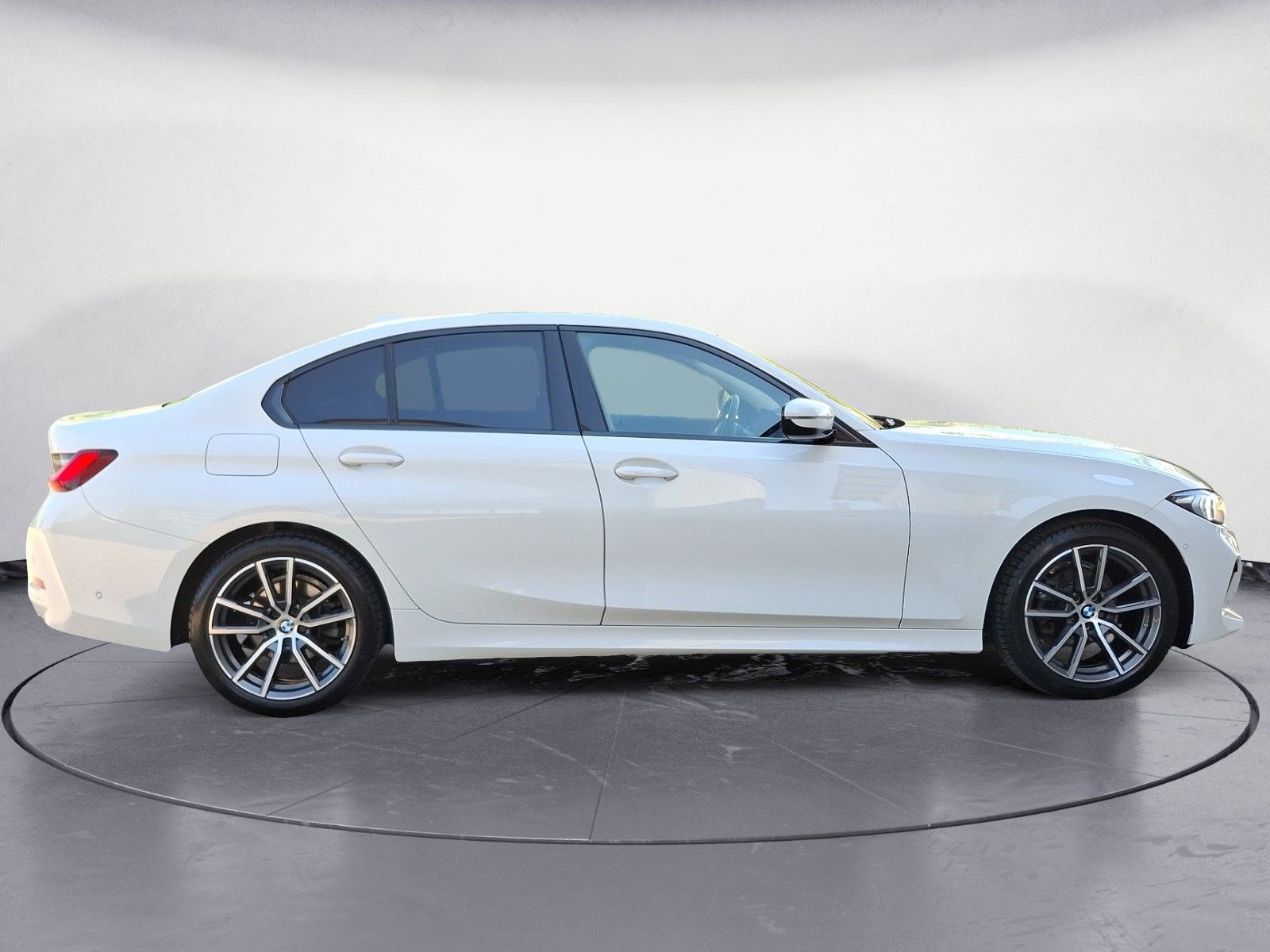 BMW 318d Automatik Innovationsp. Klimaaut. Glasdach foto 6
