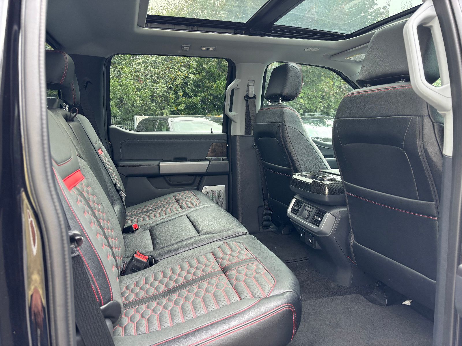 Fahrzeugabbildung Ford F 150 Shelby/785hp supercharger/EU-MODELL/1-HAND