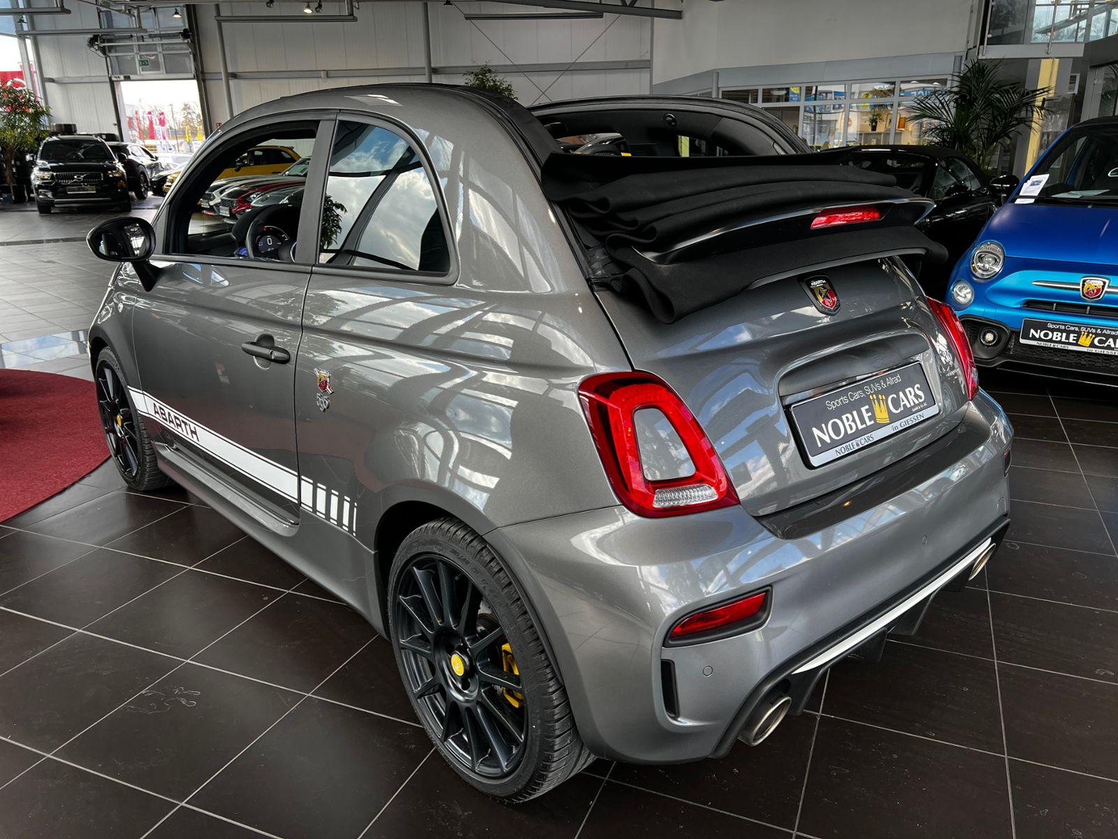 Fahrzeugabbildung Abarth 595C esseesse AKRAPOVIC XENON NAVI ALU