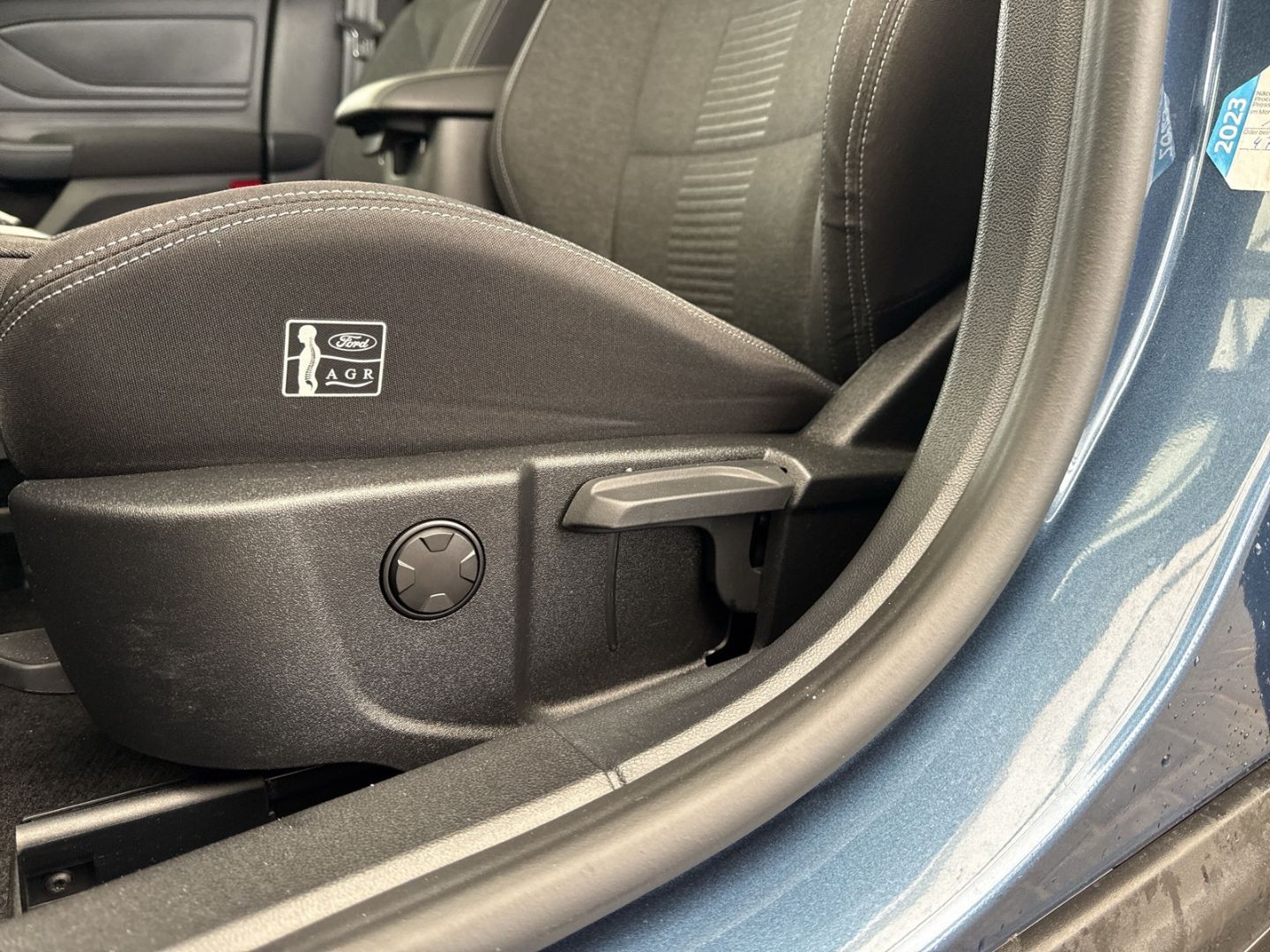 Fahrzeugabbildung Ford Focus Turnier Active Kamera LED NAVI DAB Winterp