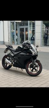 Yamaha YZF R125 - YAMAHA 2011 R1