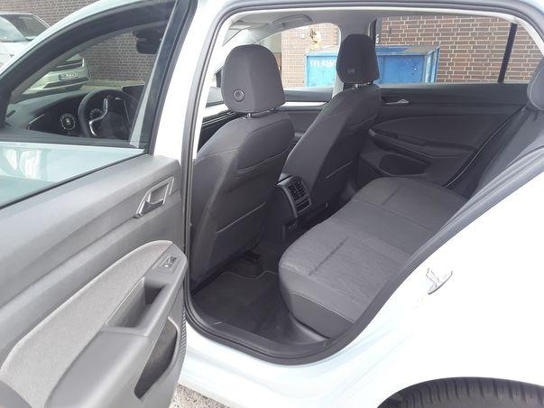 Volkswagen Golf VIII 1.5 eTSI DSG LIFE LED+AHK+HUD+DCP+APP+, миниатюра 5