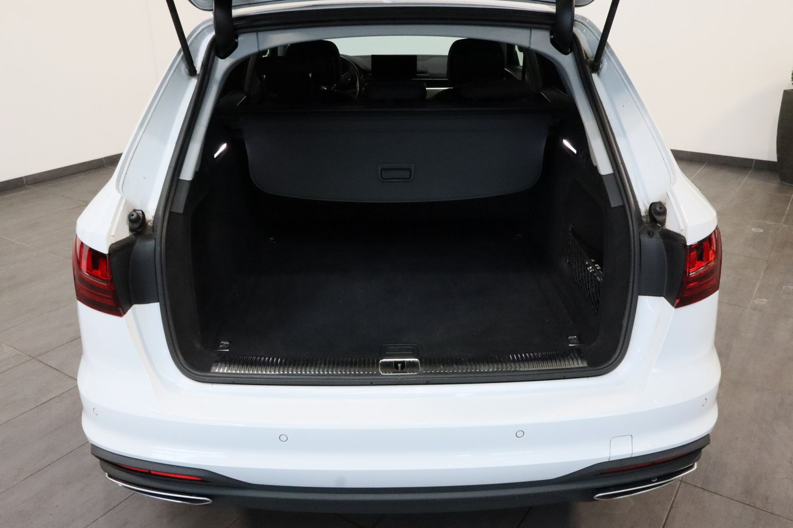 Fahrzeugabbildung Audi A4 Avant 40 TDI Quattro Aut. NAV+LED+KAMERA+18ZO