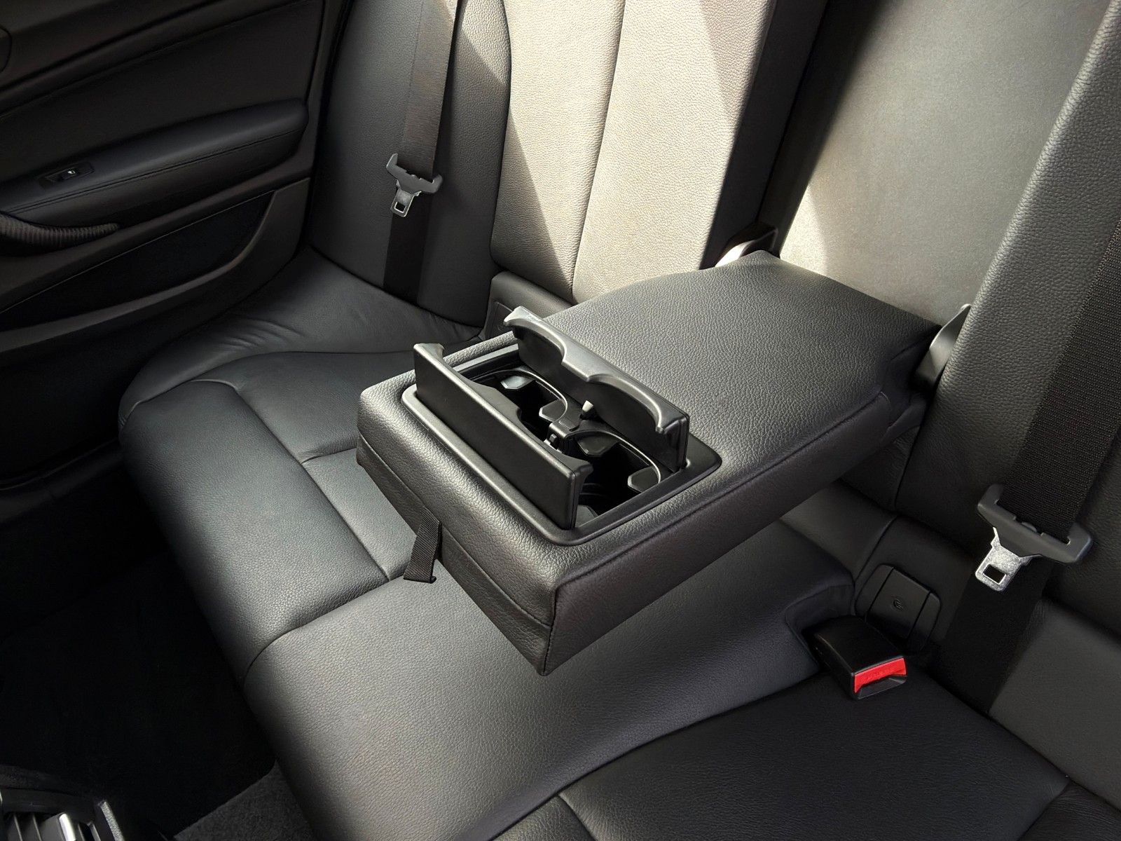 Fahrzeugabbildung BMW M140i xDr. Special Edition Schiebed. H&K LHZ CAM