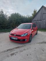 Volkswagen Golf 2.0 TSI DSG GTI adidas  - Volkswagen Golf: GTI Adidas