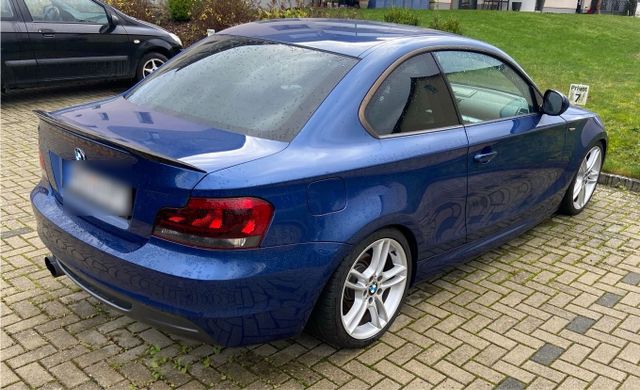 BMW 120i Coupé E82 1er Coupe LeMans blau