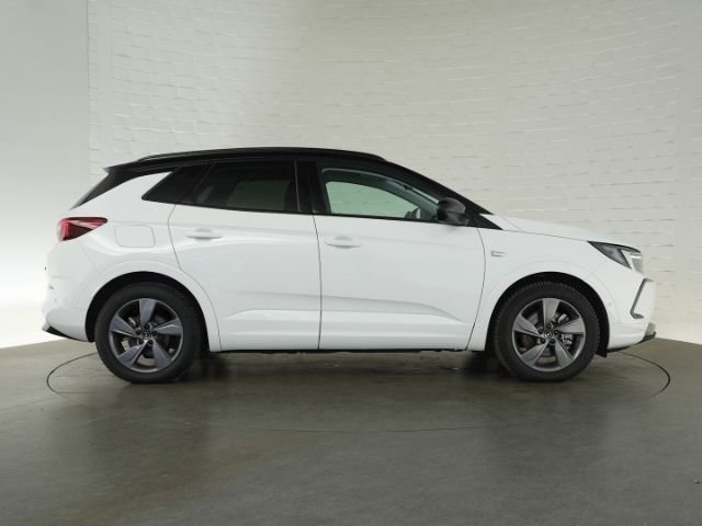 Grandland GSe PHEV 4X4 AT+AHK+NAVI+360 GRAD KAME