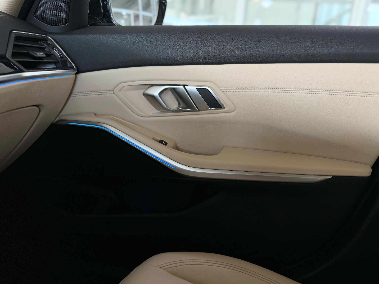 Fahrzeugabbildung BMW 330e Luxury Line Kamera HiFi DAB Komfort Alarm