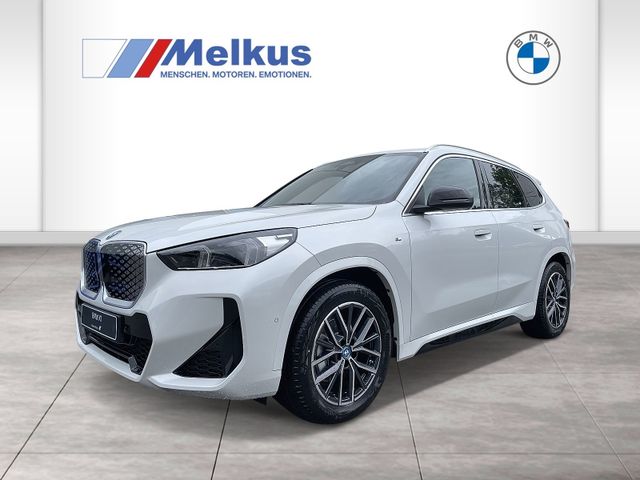 BMW iX1 eDrive20 - Premium Paket - Ahk - Adaptives M