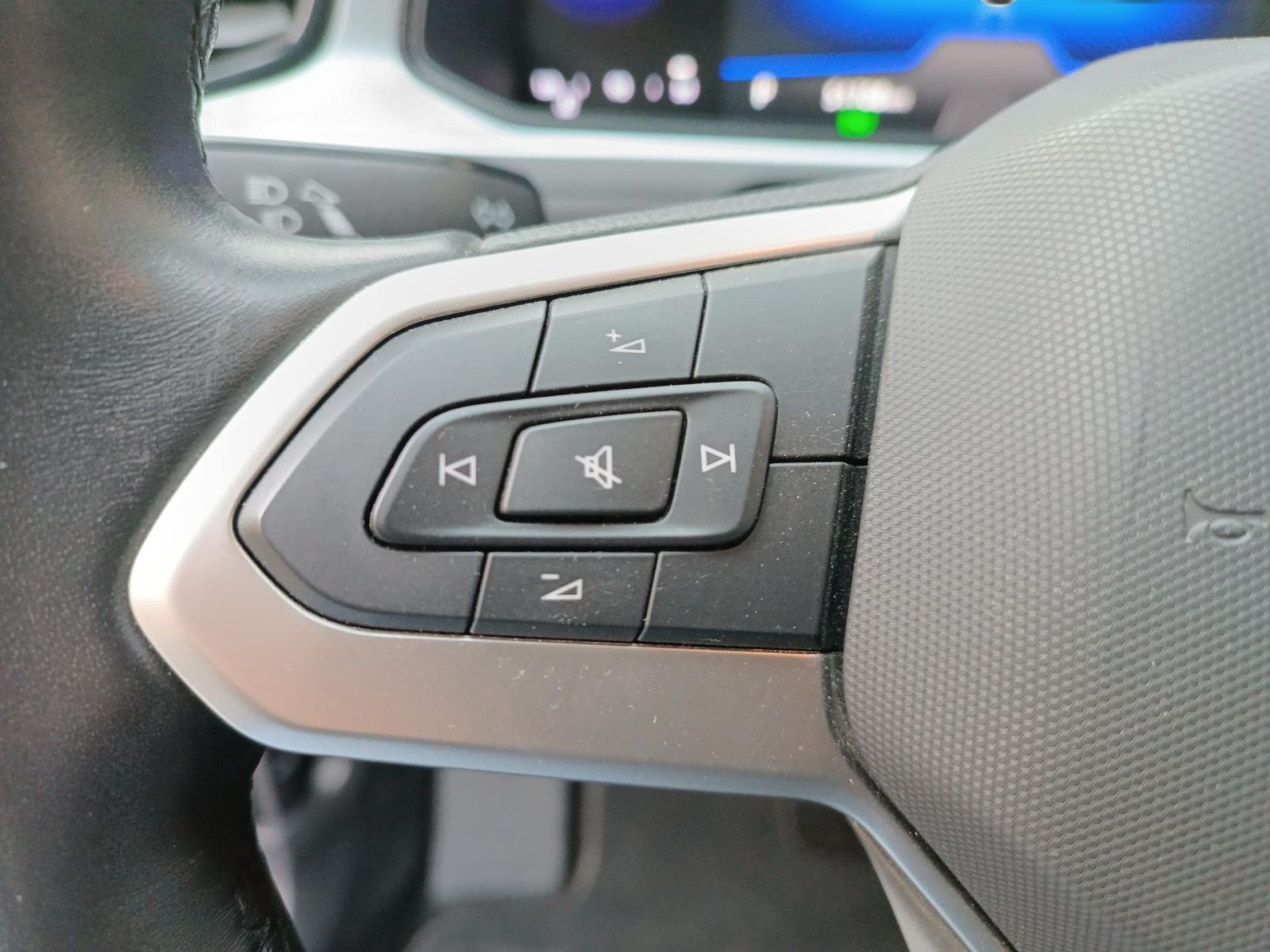 Volkswagen T-Roc - Bild 12