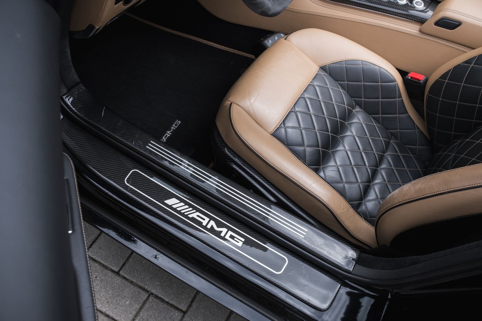 Fahrzeugabbildung Mercedes-Benz SLS AMG Roadster-Rückfahrkamera-Performance-Pak.