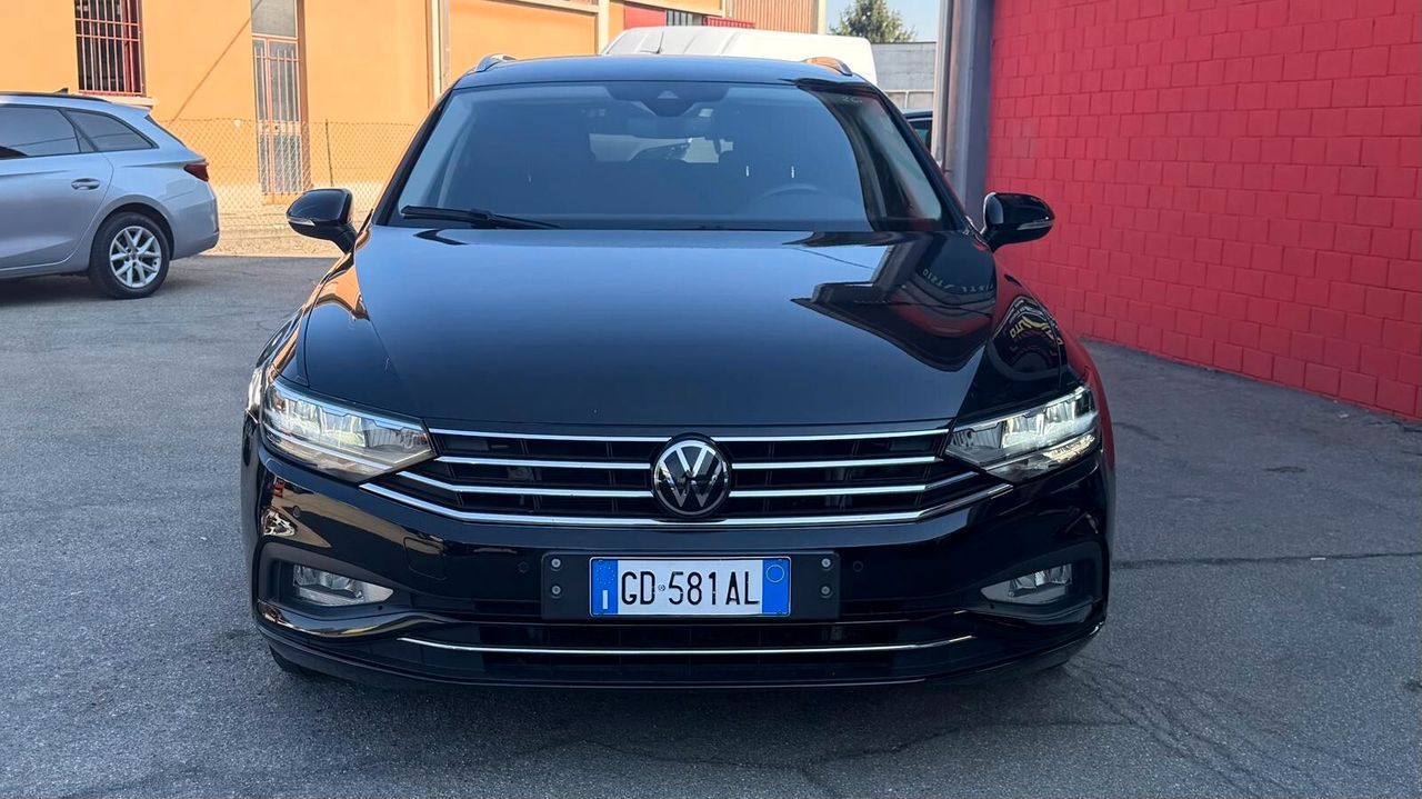 Volkswagen Passat Variant 2.0 TDI SCR EVO DSG Ex imagem 2