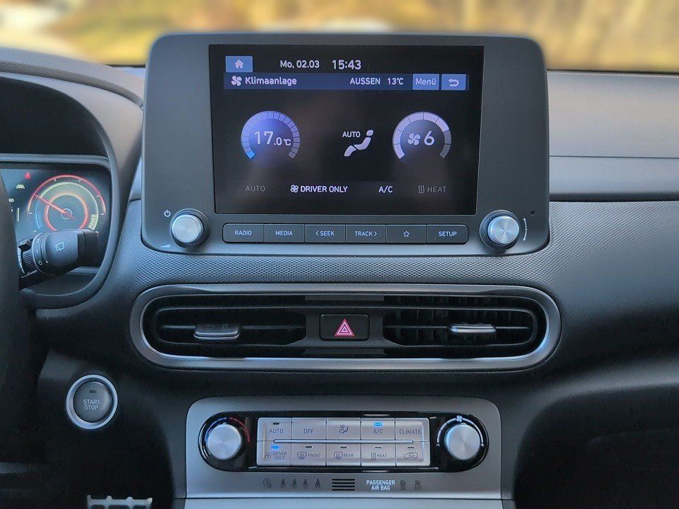 Fahrzeugabbildung Hyundai KONA EV 39kWh SELECT 11kW-OBC !GARANTIE-05.2030!