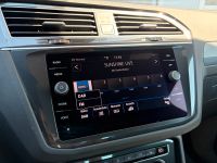 Volkswagen Tiguan 2.0 TSI DSG 4M R-LINE 1.HD LEDER AHK H-UP bei Autohaus Landmann & Maier OHG