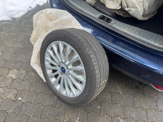 Fahrzeugabbildung Ford C-MAX Titanium KLIMA XENON ALU