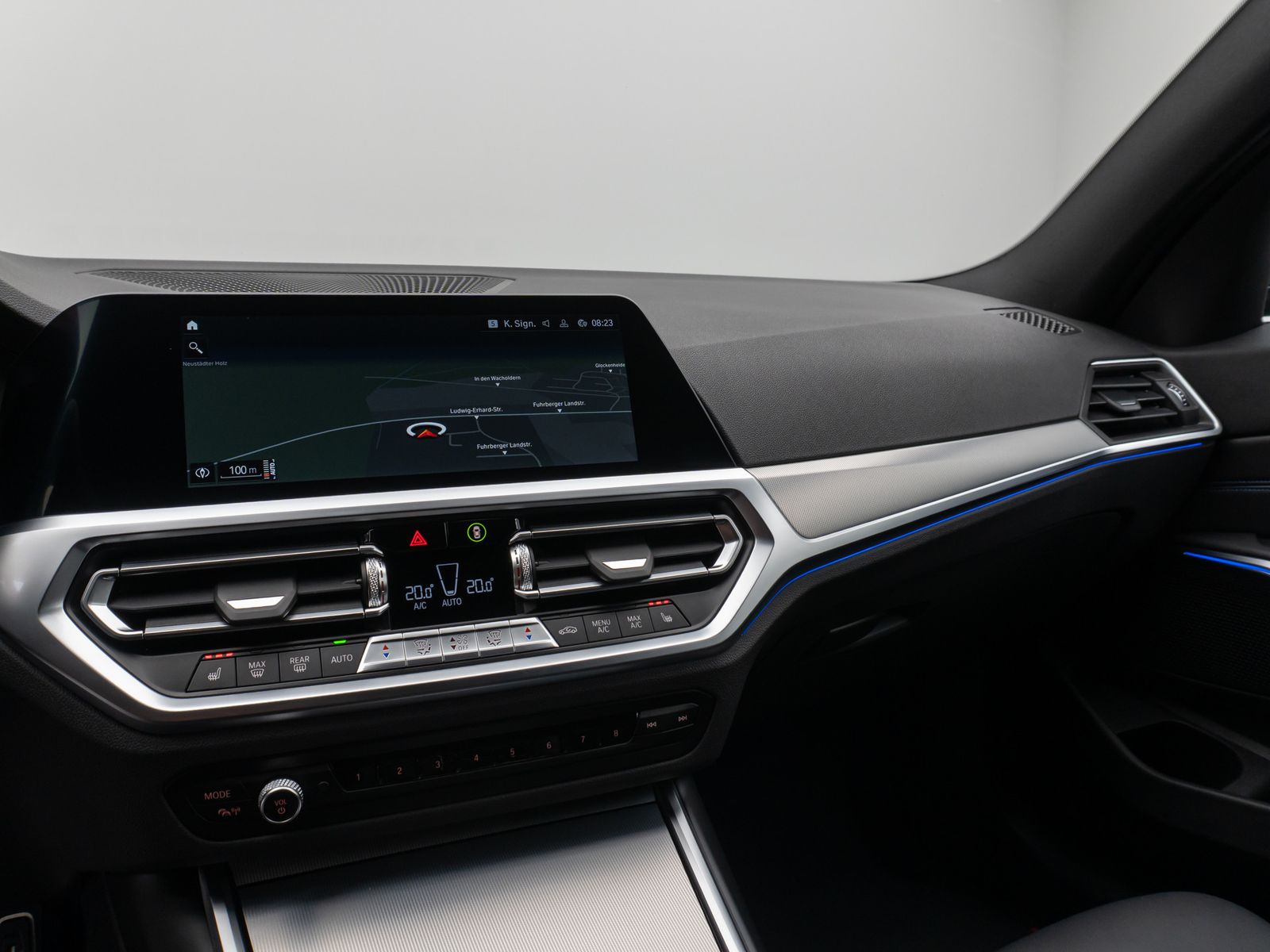 Fahrzeugabbildung BMW 330i M Sport Kamera DAB CockPitPr AHK Alarm 19"
