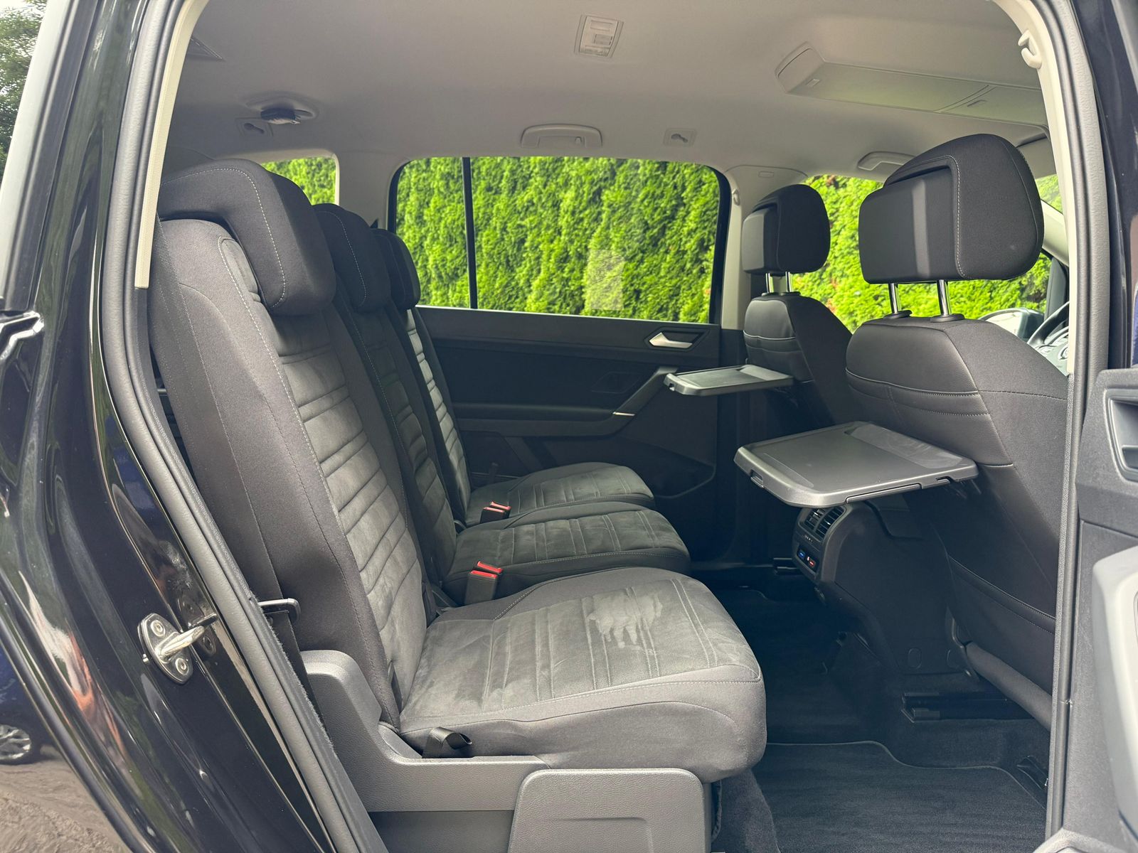 Fahrzeugabbildung Volkswagen Touran 2.0 TDI DSG Comfort LED+NAV+ACC+SHZ+CARPL